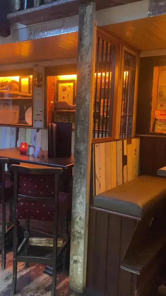 Casey's Bar and Restaurant_Clonakilty_slider_image_2