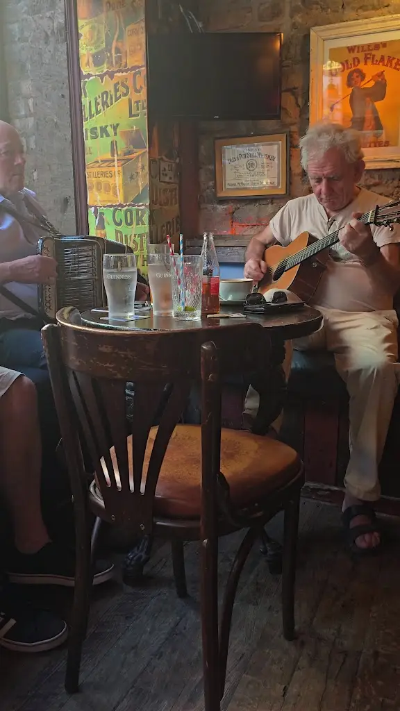 RandJ WorldAdventures_Knox's Pub & The Storehouse Restaurant_Ennis_review