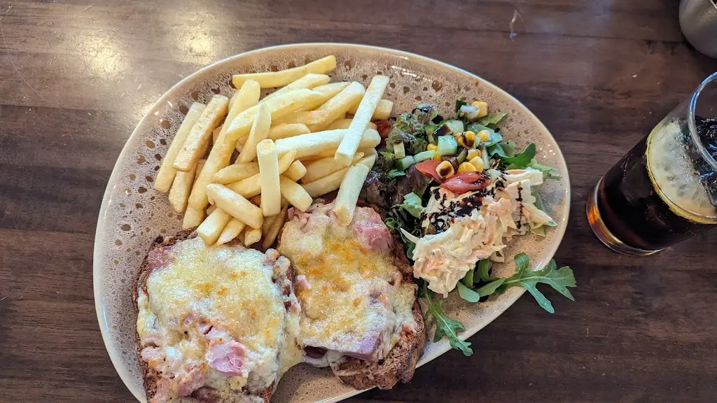 OstaW8_Manorhamilton_slider_image_3