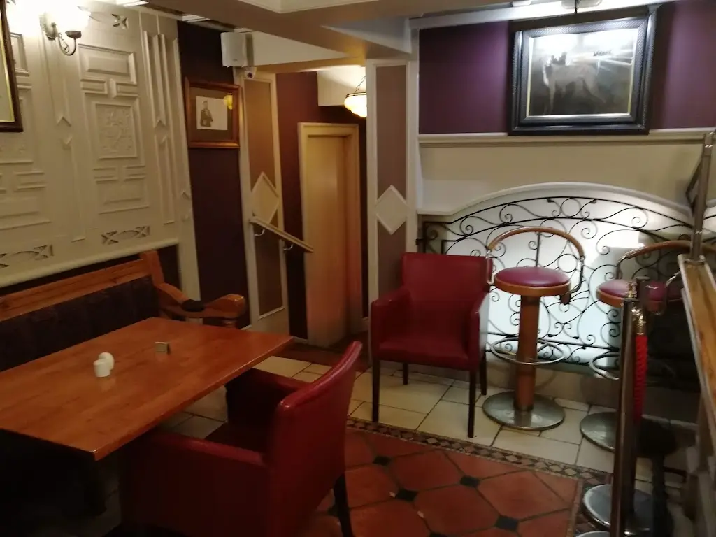 Jimmy Casey_Con's Bar & Grill_Castleisland_review