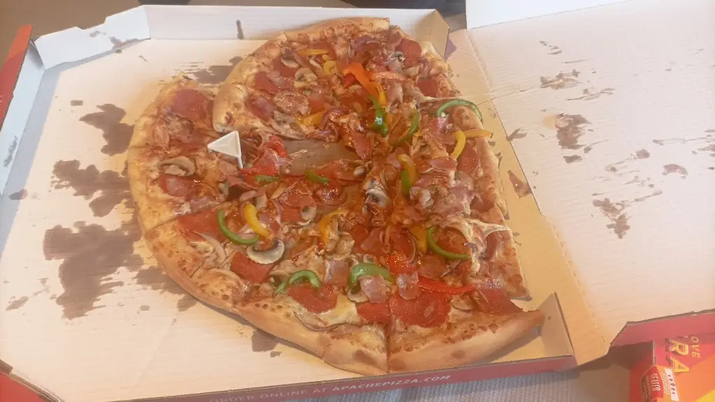 Richard Hendricks_Denjoes American Style/Apache Pizza_Castleisland_review