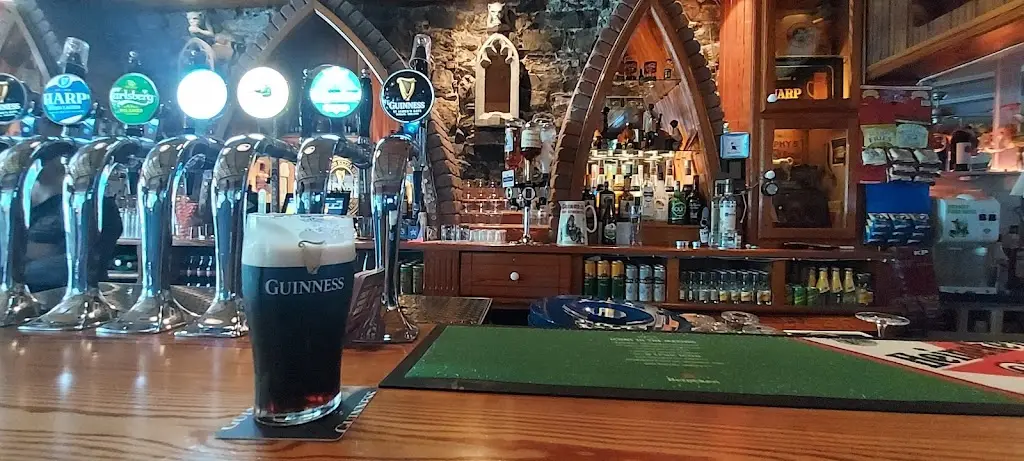 Nathan Frantz_Tom McCarthy's Bar_Castleisland_reseña