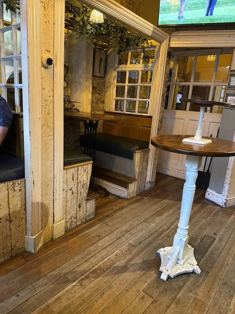 Katie Kloboves_Dwyers of Cork_Cork City_review