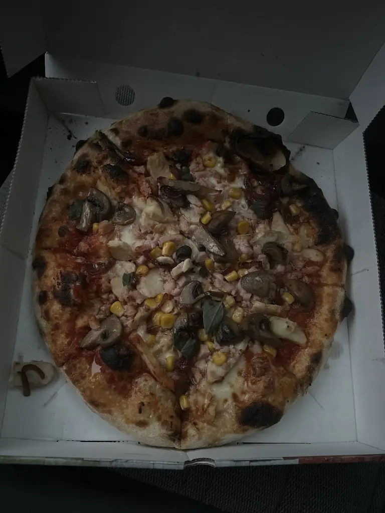 John Buckley_Daniel's Pizzeria_Dunmanway_reseña