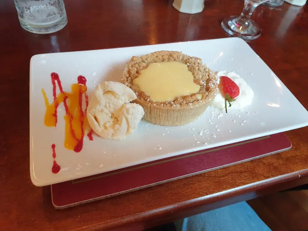 Jimmy Qmnui_The Ovens Bar_Killumney_review