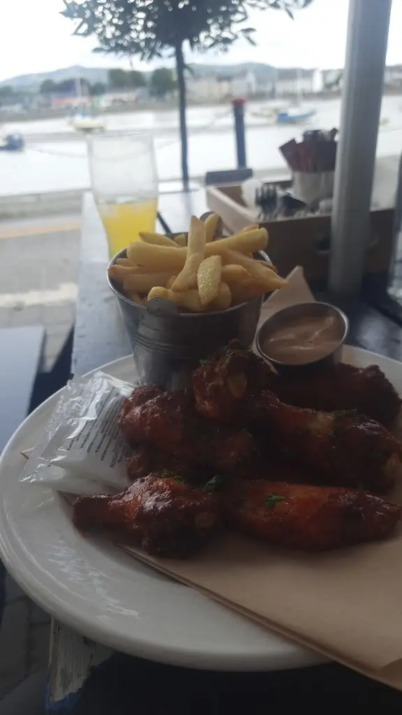 Alan Kennedy_The Moorings_Dungarvan_reseña