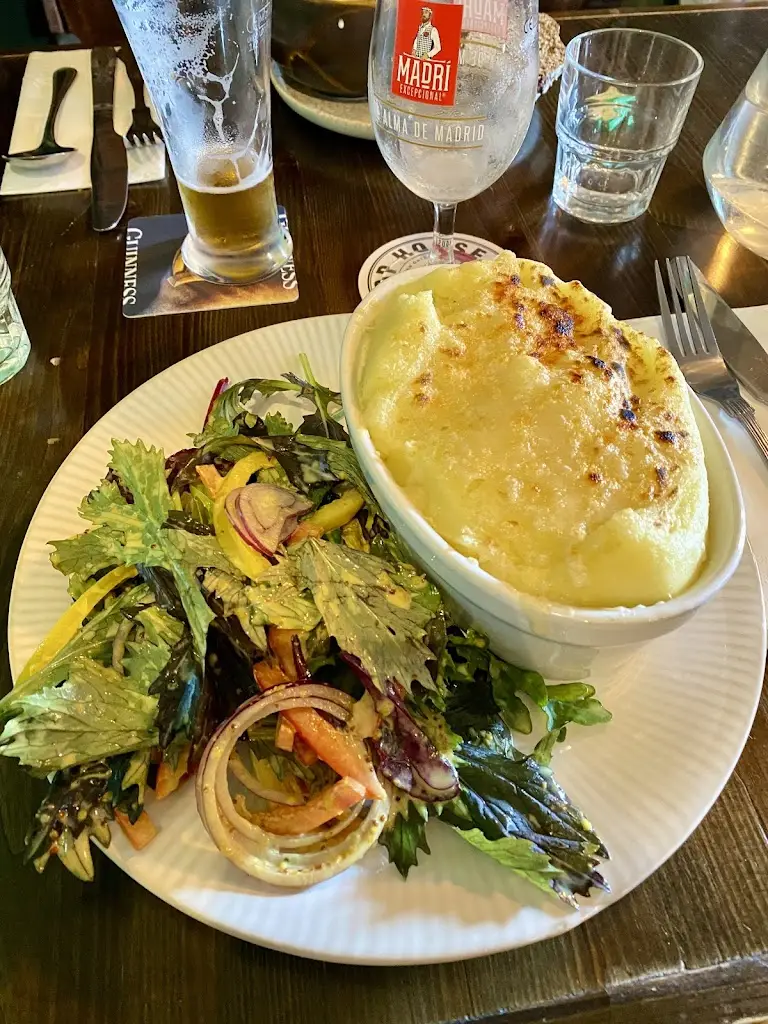 Giedrė Baltušnikaitė_Merrys Gastro Pub_Dungarvan_reseña