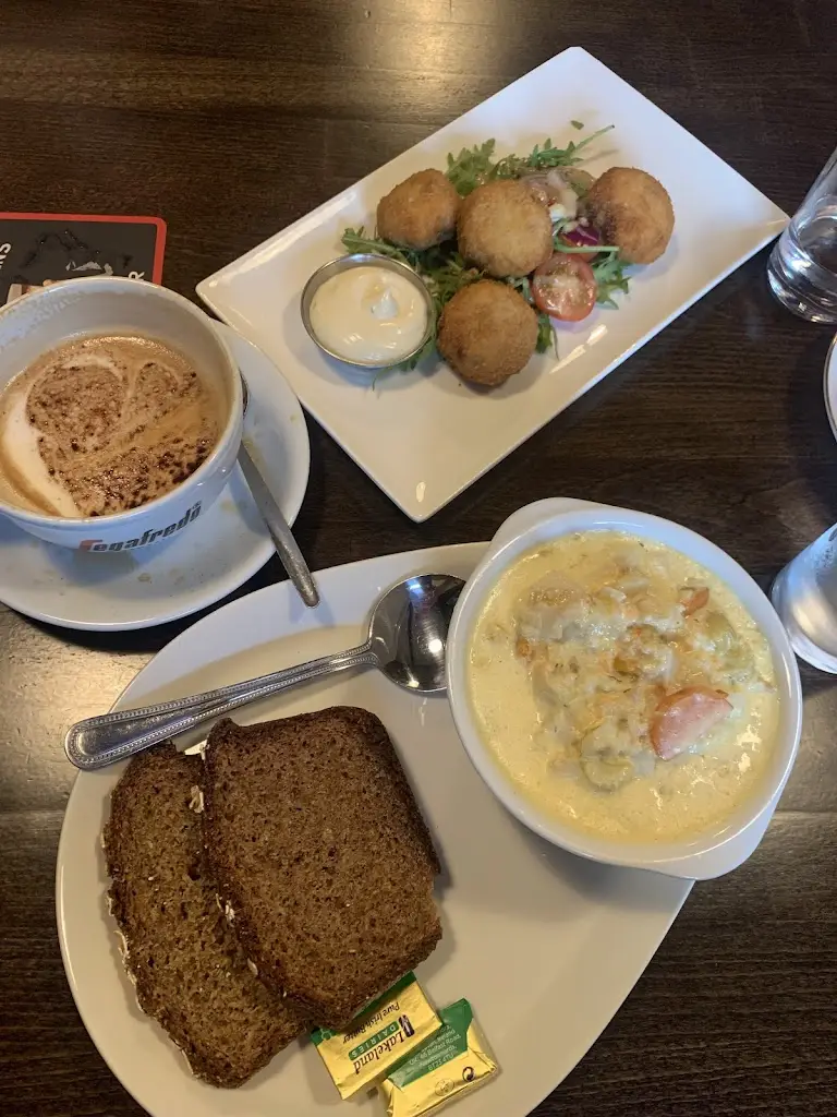 Anna Pikiel_The Abbey Restaurant_Claregalway_review