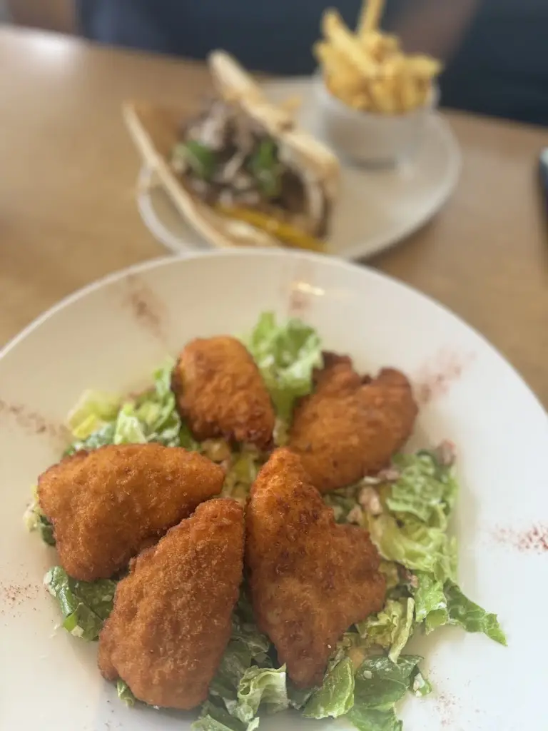 Alexandra Sheri_The Junction_Ballina_review