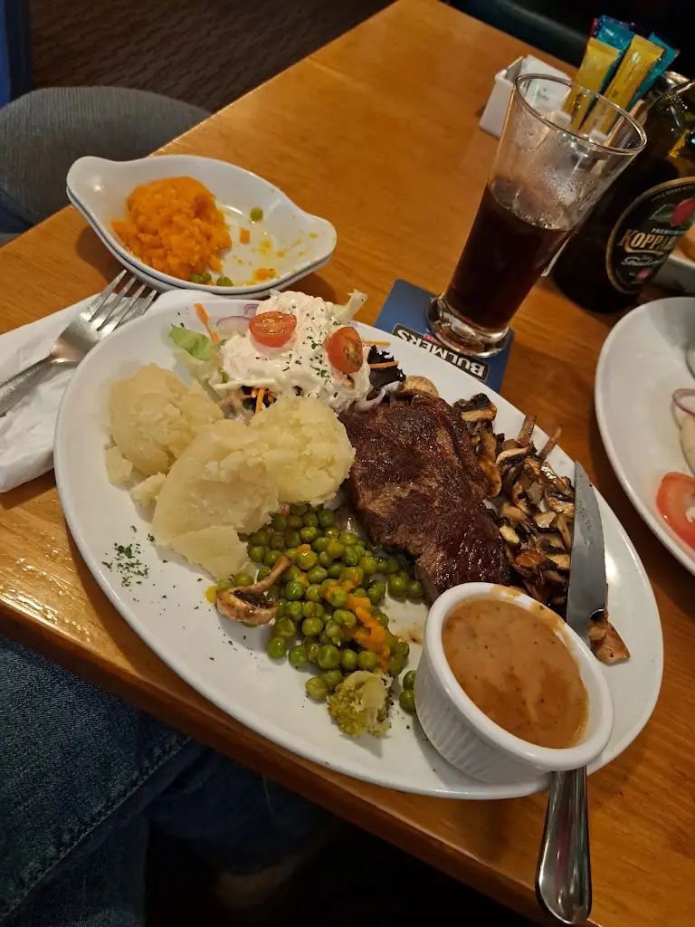 Catherine Murphy_Bunkers Bar and Restaurant_Killorglin_recensione