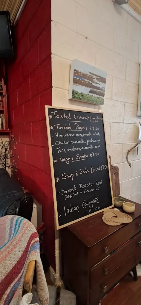 Guitar Lady_The Potter's Hand Cafe_Kilrush_reseña