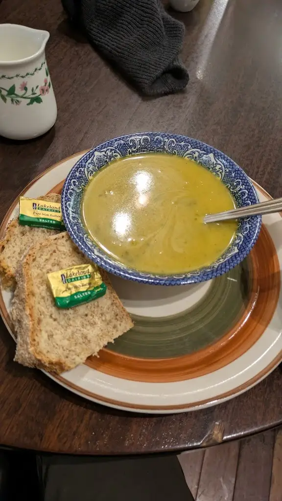 Justin Kuk_The Potter's Hand Cafe_Kilrush_reseña