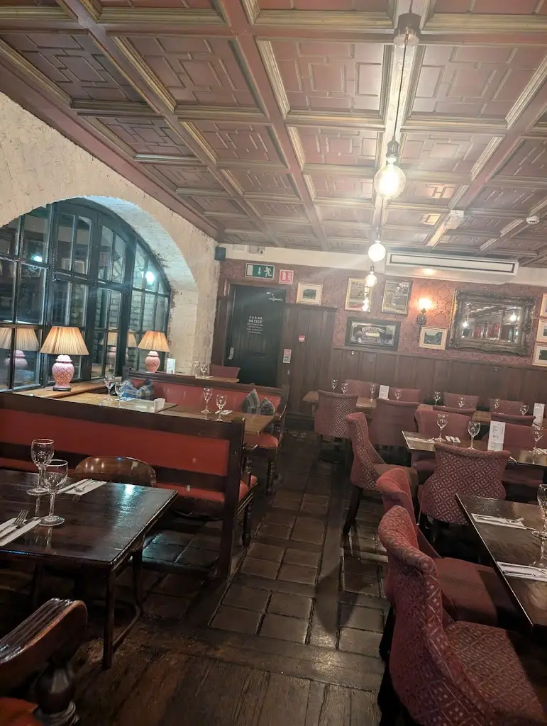Padraig McGuire (BusManPaddy)_Dillon's Bar & Restaurant_Ballina_review