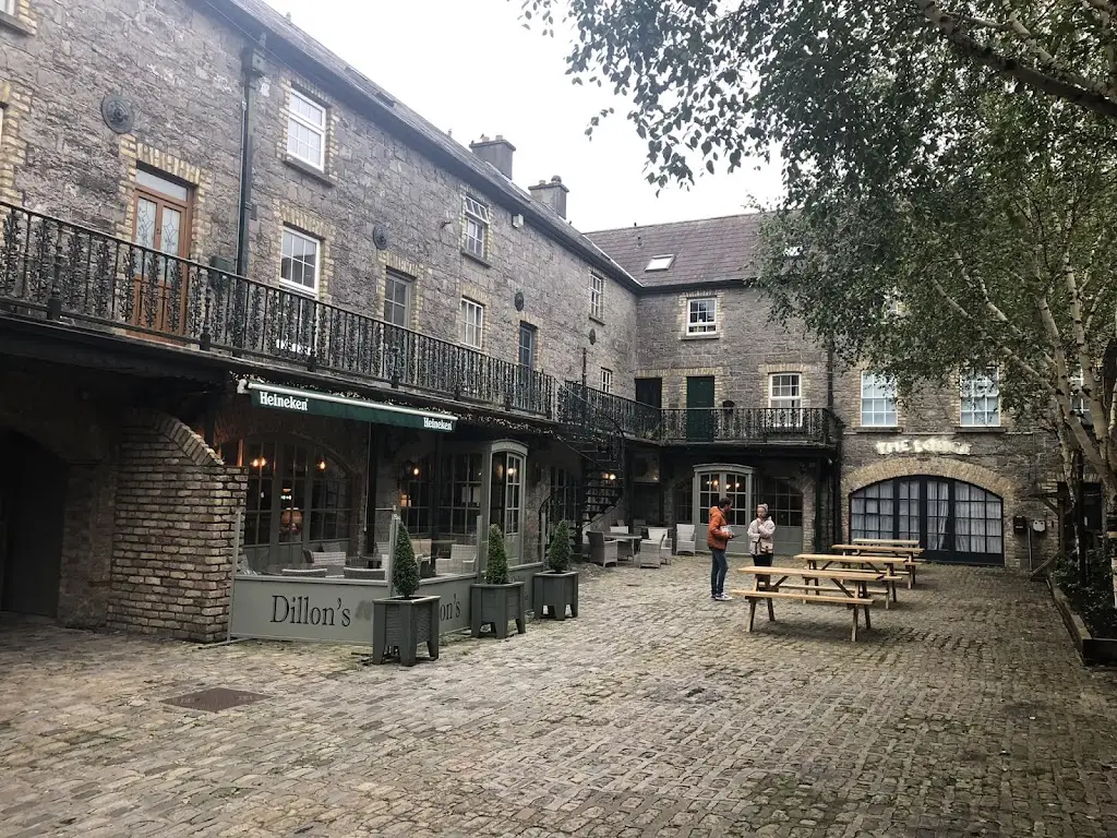 Barry287_Dillon's Bar & Restaurant_Ballina_review