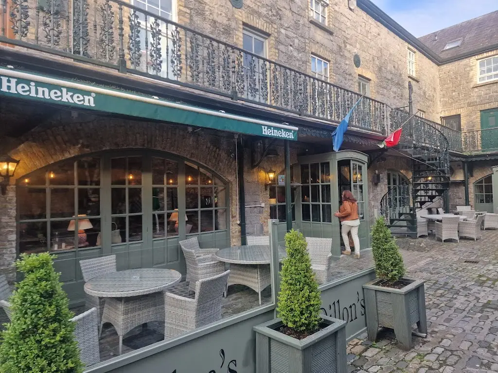 Dillon's Bar & Restaurant restaurant in Ballina