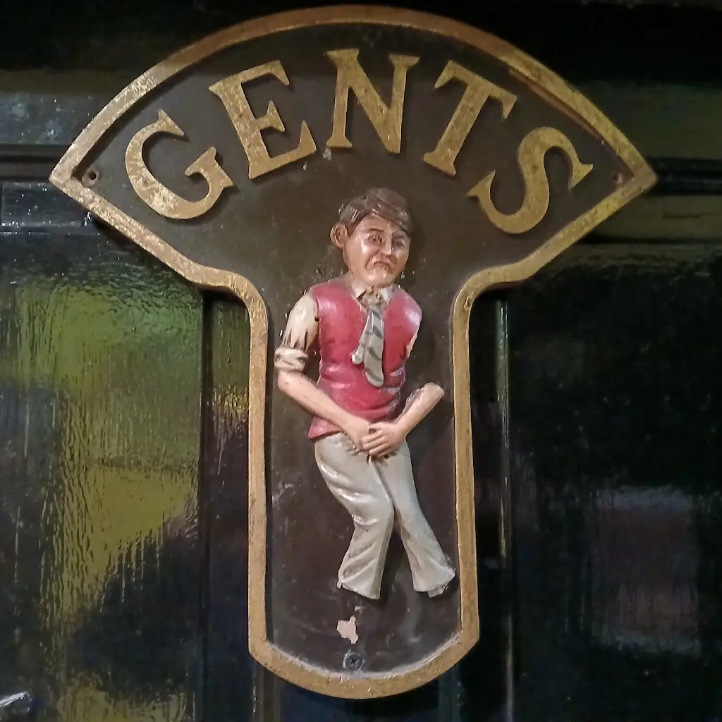 Bob Parmley_Dinneens Bar_Macroom_review