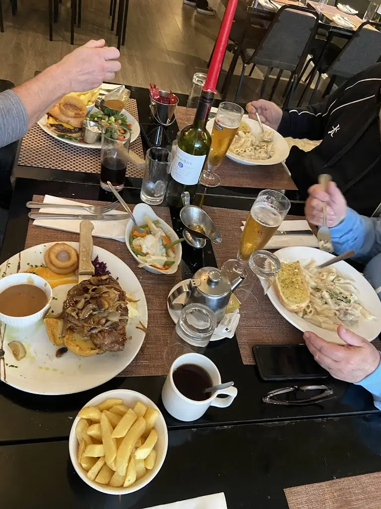 Maria Gonda_Éabha Joan's_Listowel_avis