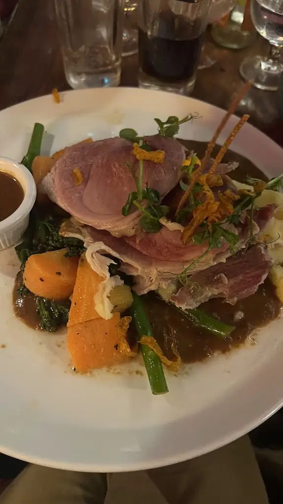 Noor van Peer_Dolan's Pub and Restaurant_Moyross_review