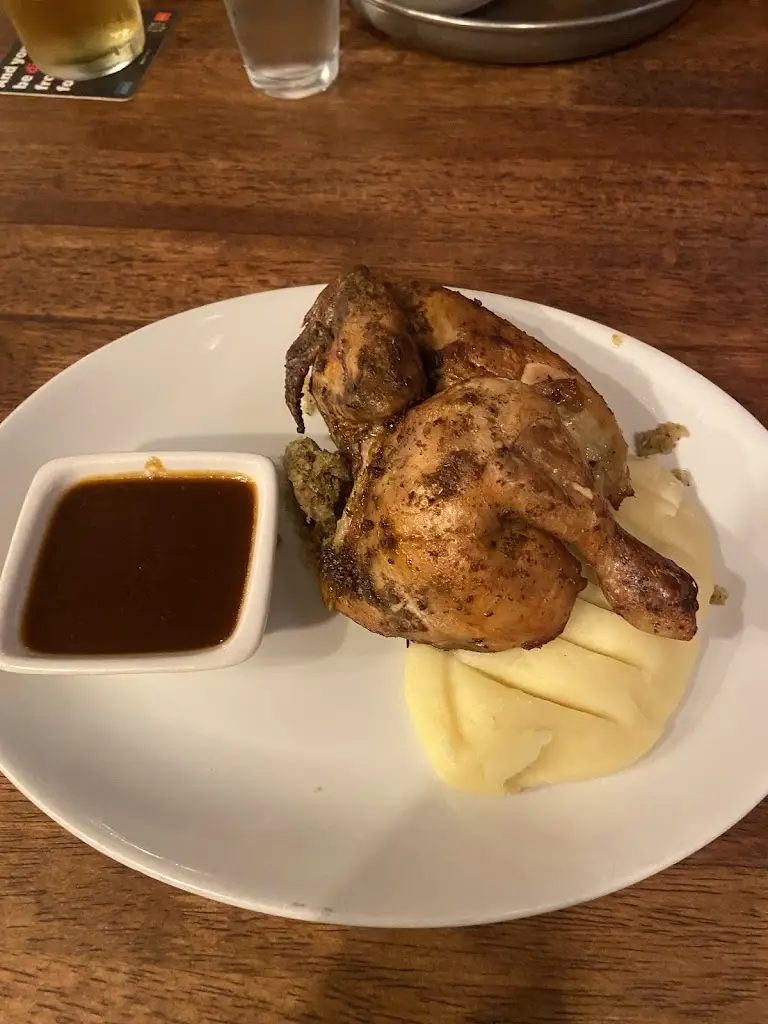 Alistair Mowbray_Coqbull Limerick_Limerick_reseña