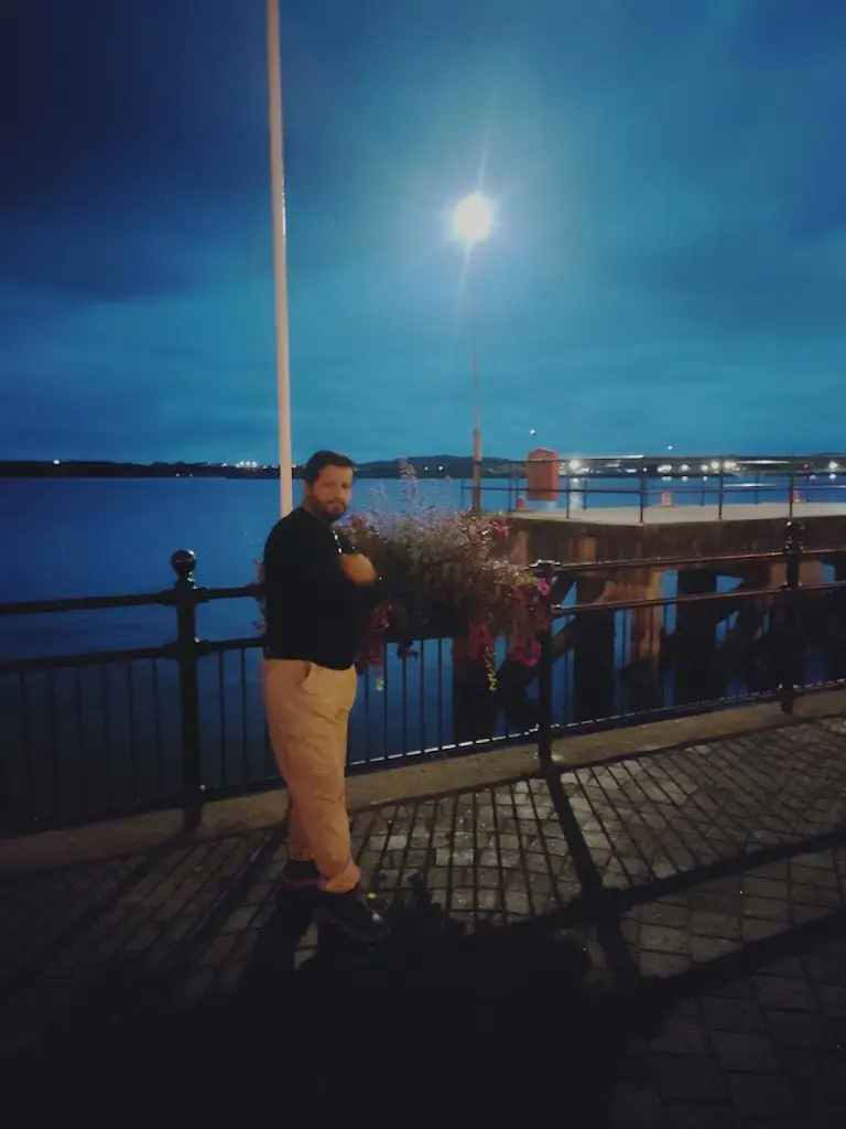 Dr Tazamir Talwar_Castle Pizza Millstreet_Millstreet_reseña