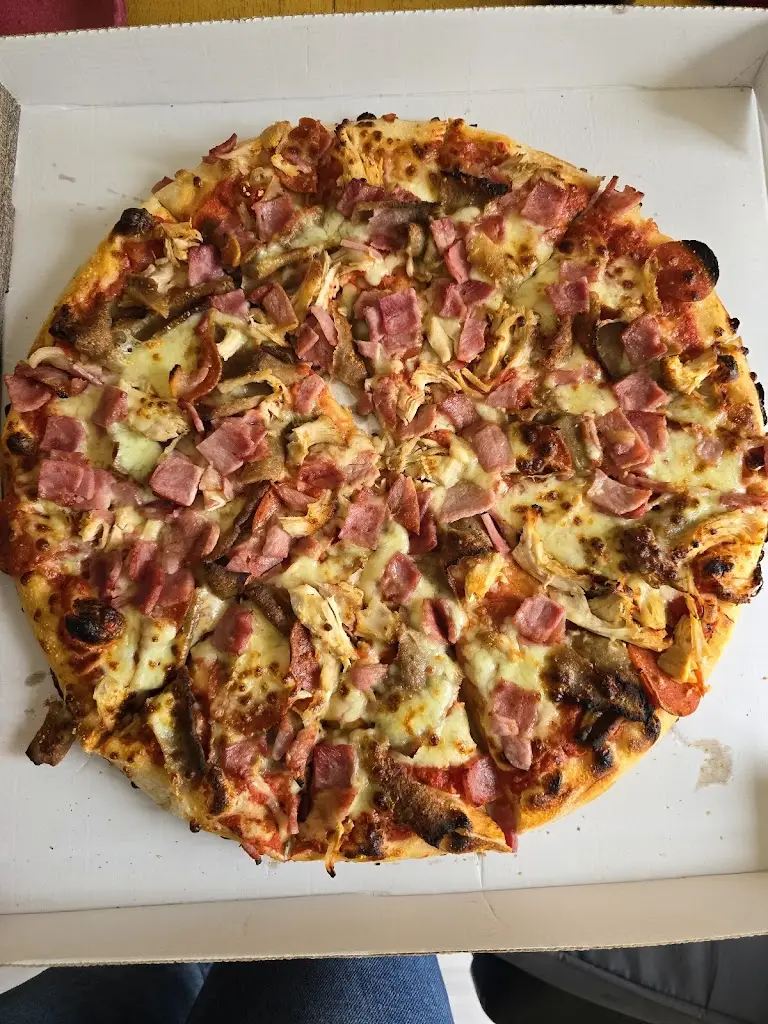 Claudios Takeaway and Pizzeria_Millstreet_slider_image_2