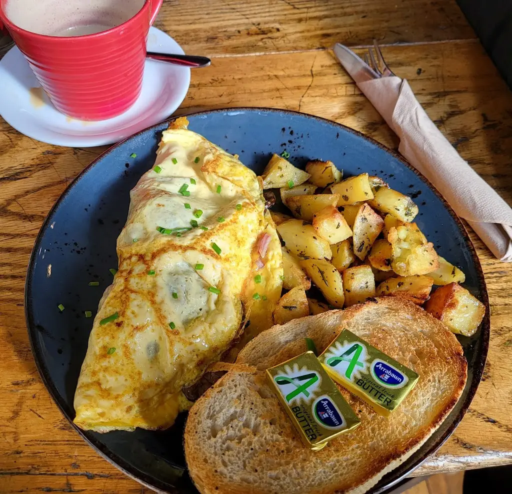 George McSheffrey_Steeples_Nenagh Bridge_review