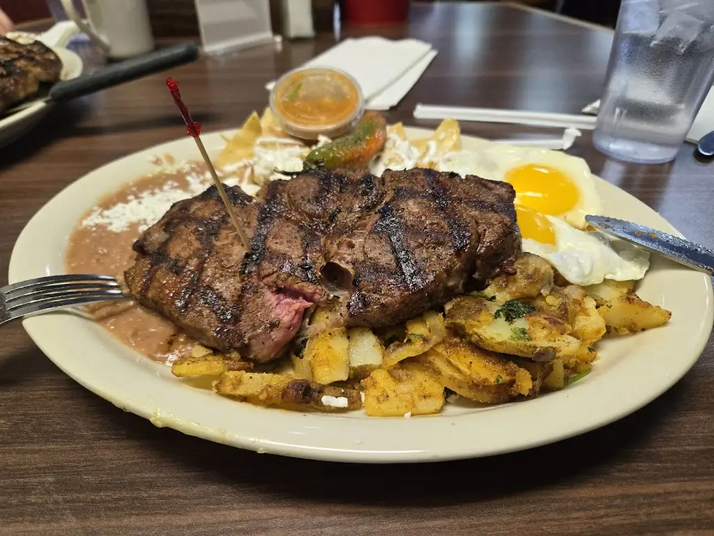 The Rós Café_Newmarket on Fergus_slider_image_3