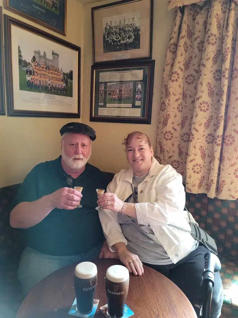 Dianne Button_O'Neill's Bar_Newmarket on Fergus_reseña