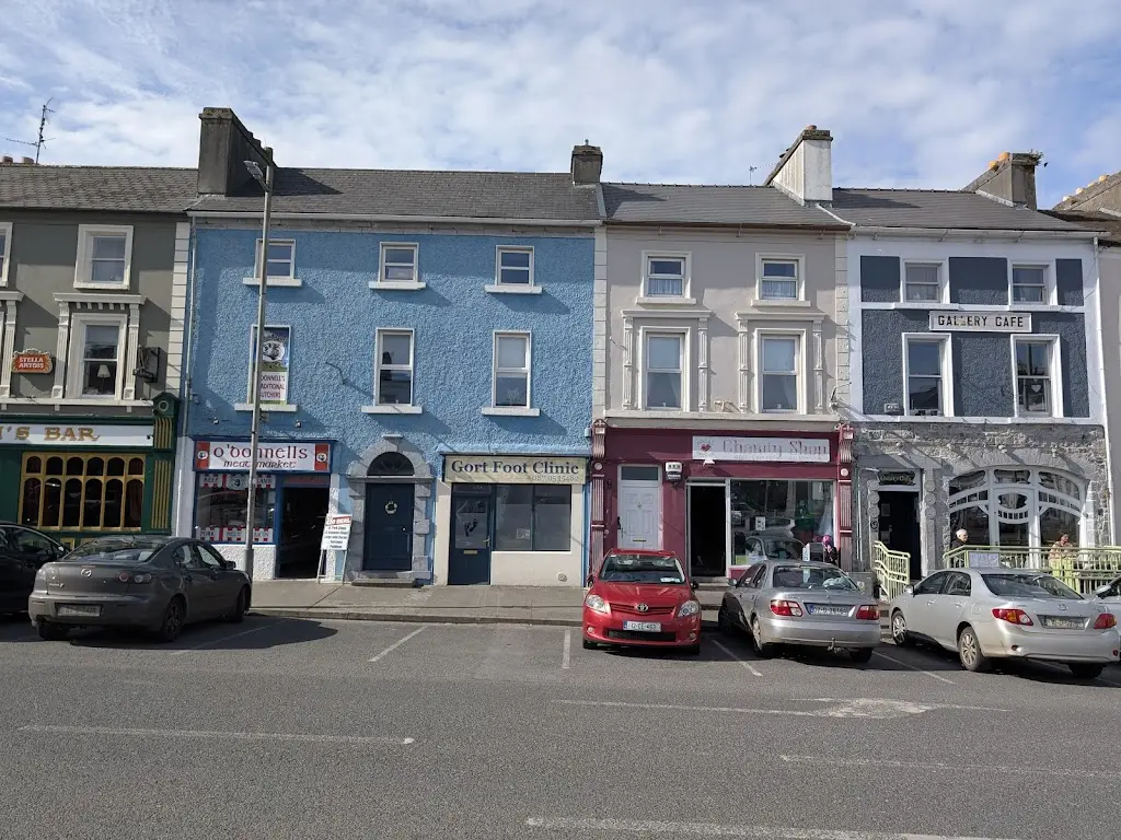 Robert Schuppert-McDonald_Gallery Cafe & Restaurant_Gort_reseña