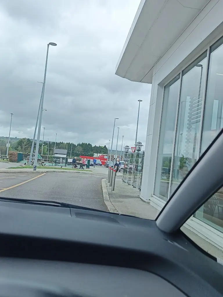 Goodluck “Oberirhi” Francis_Supermac's & Papa John's Mallow_Mallow_reseña