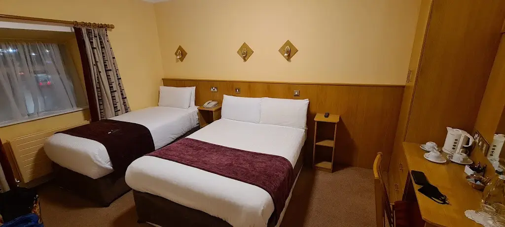 Sullivan's Royal Hotel and Restaurant restaurante en Gort