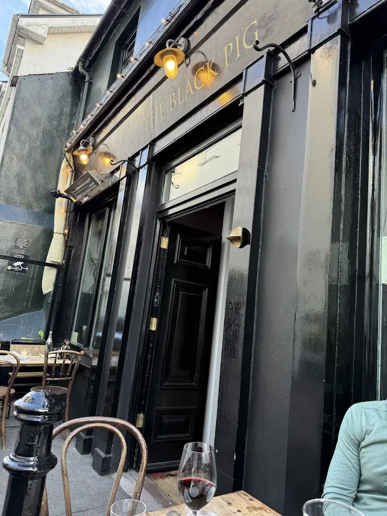 Yongmei Zhang_The Black Pig_Kinsale_Bewertung