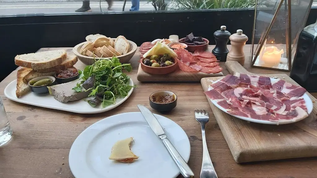 The Black Pig_Kinsale_slider_image_2