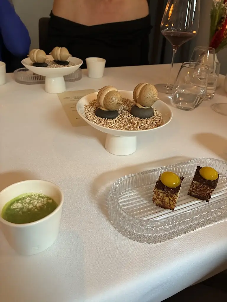 Marc S. Schneider, M.D._Bastion_Kinsale_recensione