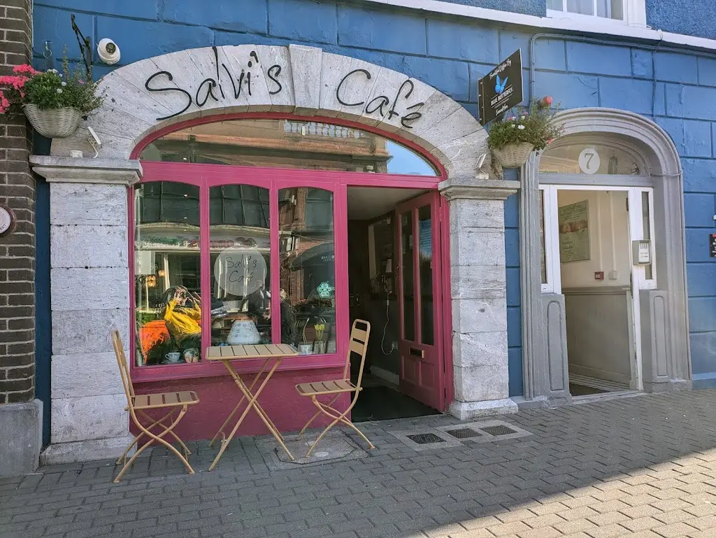 Owen Neochi_Salvis Café_Kinsale_review