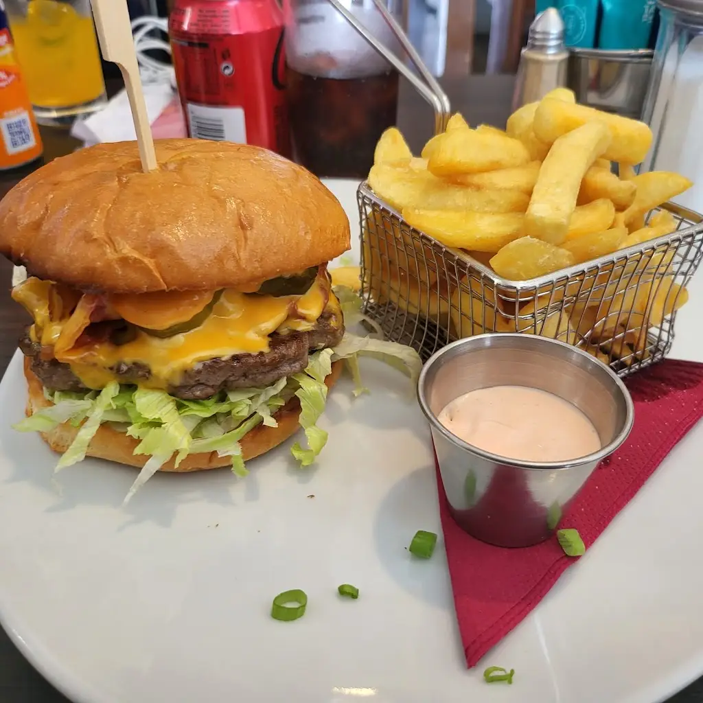 Jay Carpenter_Johnnys Restaurant & Takeaway_Watergrasshill_review