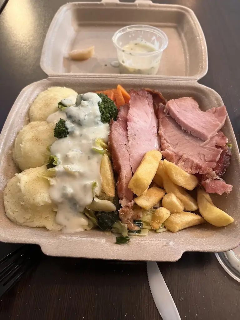 Pat Hennessy_Johnnys Restaurant & Takeaway_Watergrasshill_review