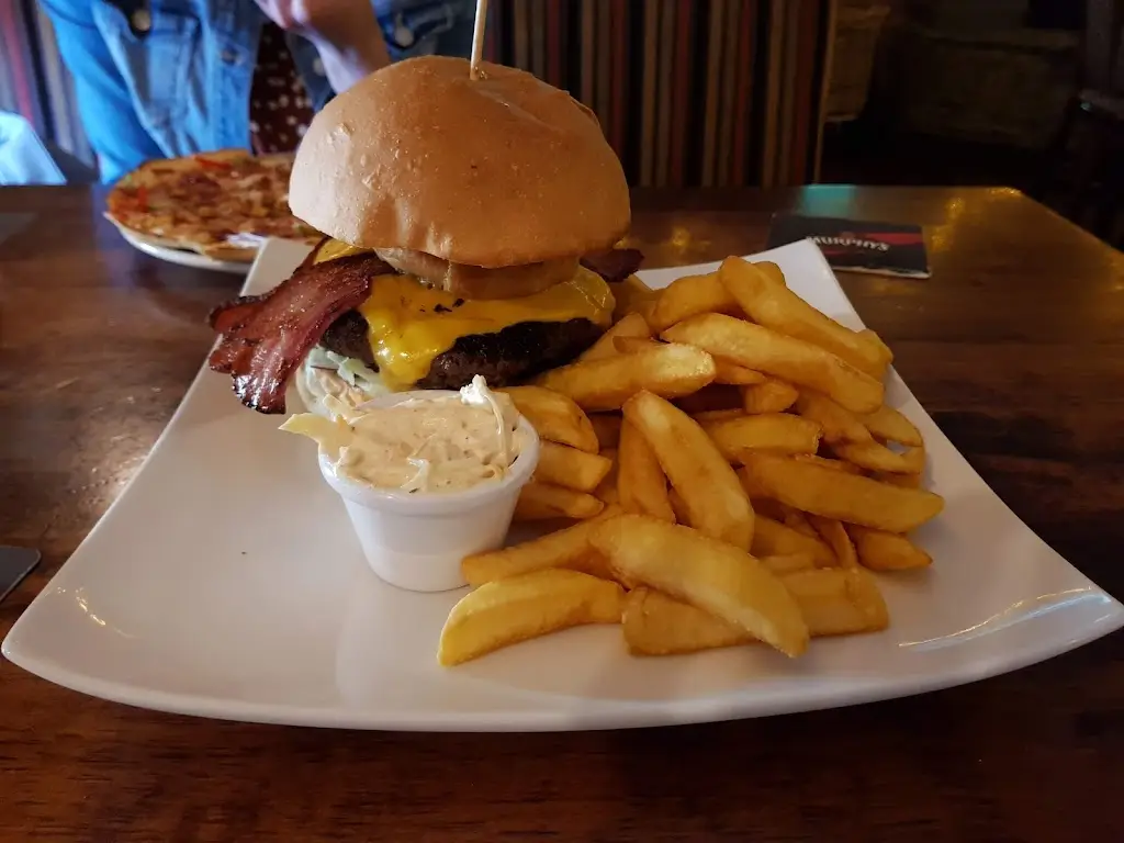 The Fir Tree Bar_Watergrasshill_slider_image_2