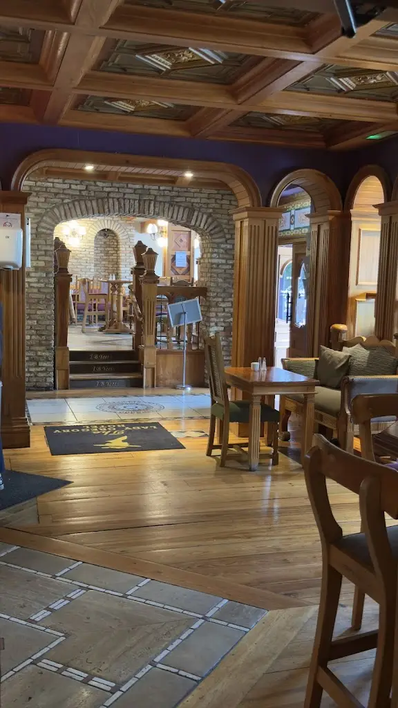 Janet Salazar_Jack B Yeats Bar_Gort_review