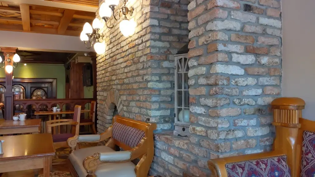 Shawn Duffy_Jack B Yeats Bar_Gort_review