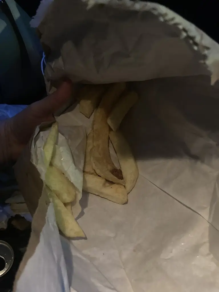 Amanda Bergin_Ninos Takeaway_Templemore_reseña