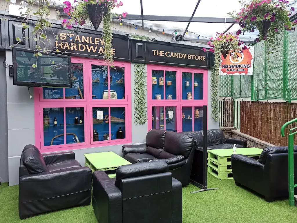 Noémie T_Dan Cronin's Bar_Newcastle West_Bewertung