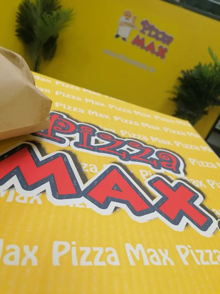 Lisa Devlin_Pizza Max Gort - Co Galway, Ireland_Gort_avis