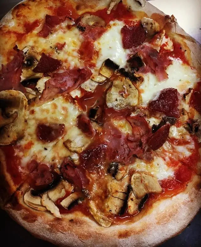 Mamma Mia Pizzeria and Takeaway_Newcastle West_slider_image_3