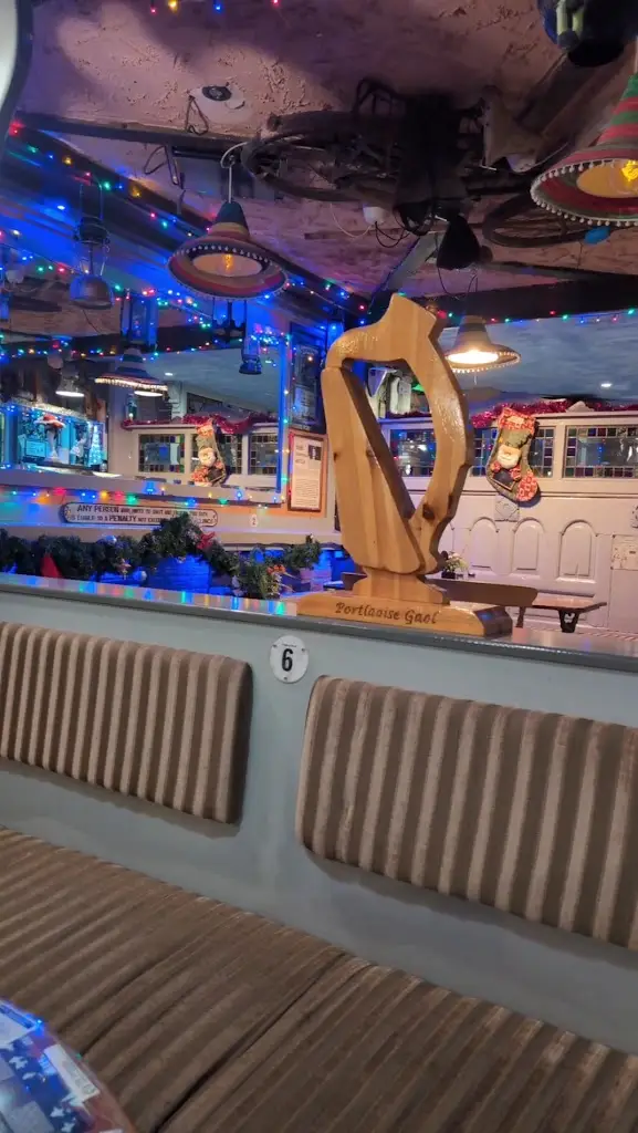 Raglan Road Traditional Irish Pub_Trá Mhór_slider_image_2