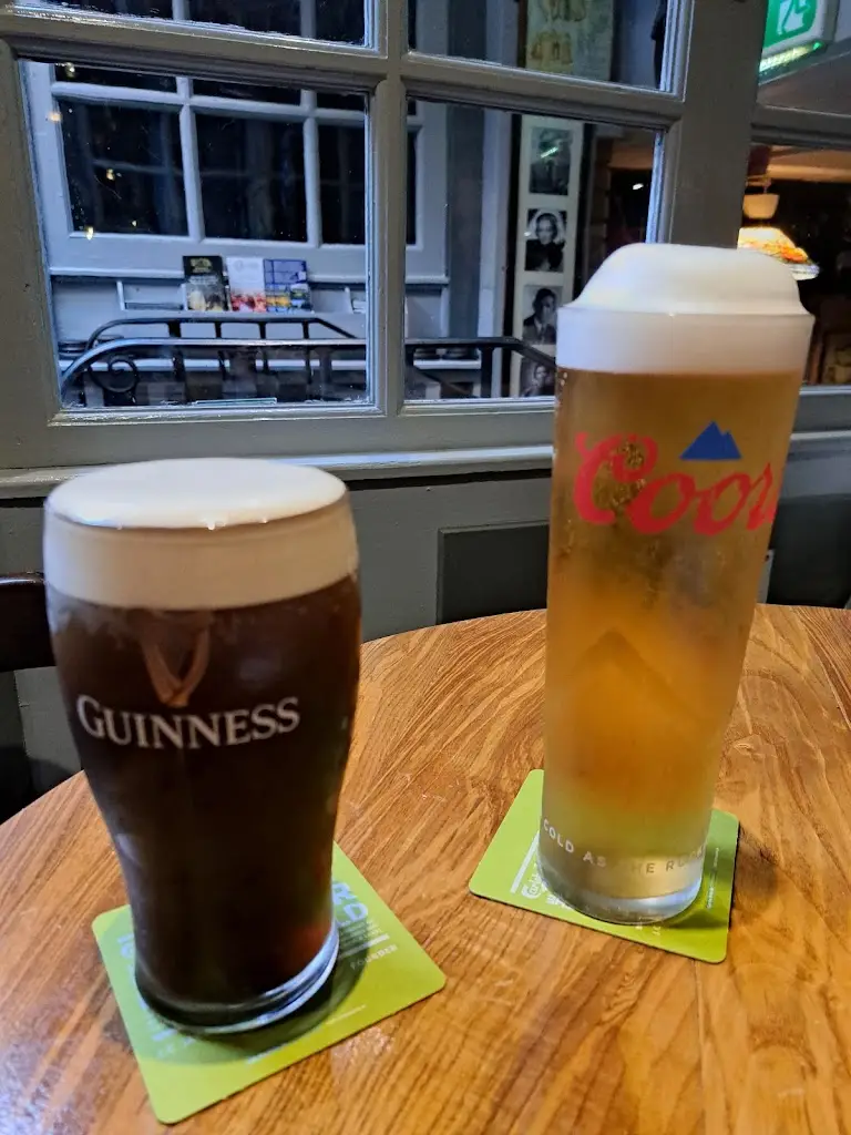 Raglan Road Traditional Irish Pub_Trá Mhór_slider_image_3