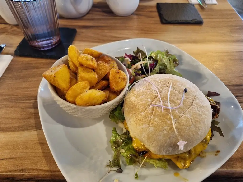 Catherine Hayes_Le P'tit Cafe & Bistro_Thurles_reseña