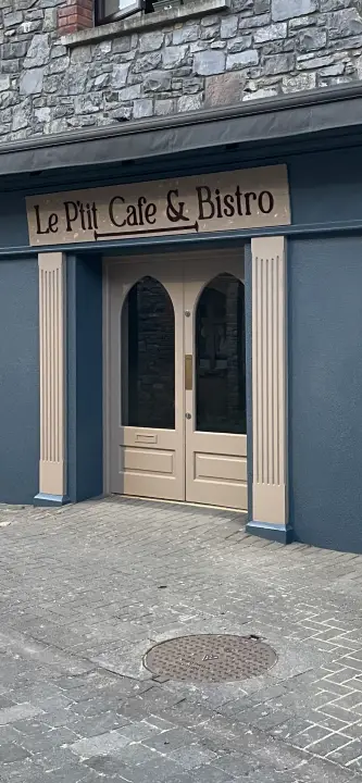 Le P'tit Cafe & Bistro restaurante en Thurles