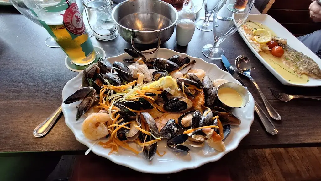 The Pier Head Bar & Restaurant_Gort_slider_image_3