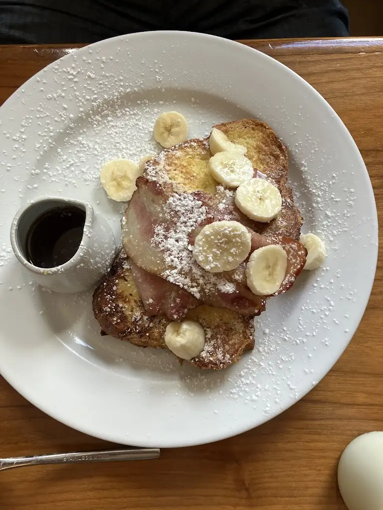 Denis Byrne_An Chistin Beag_Skibbereen_review